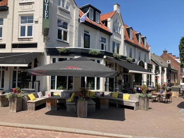 Boutique Hotel De Valk Valkenswaard Exterior foto